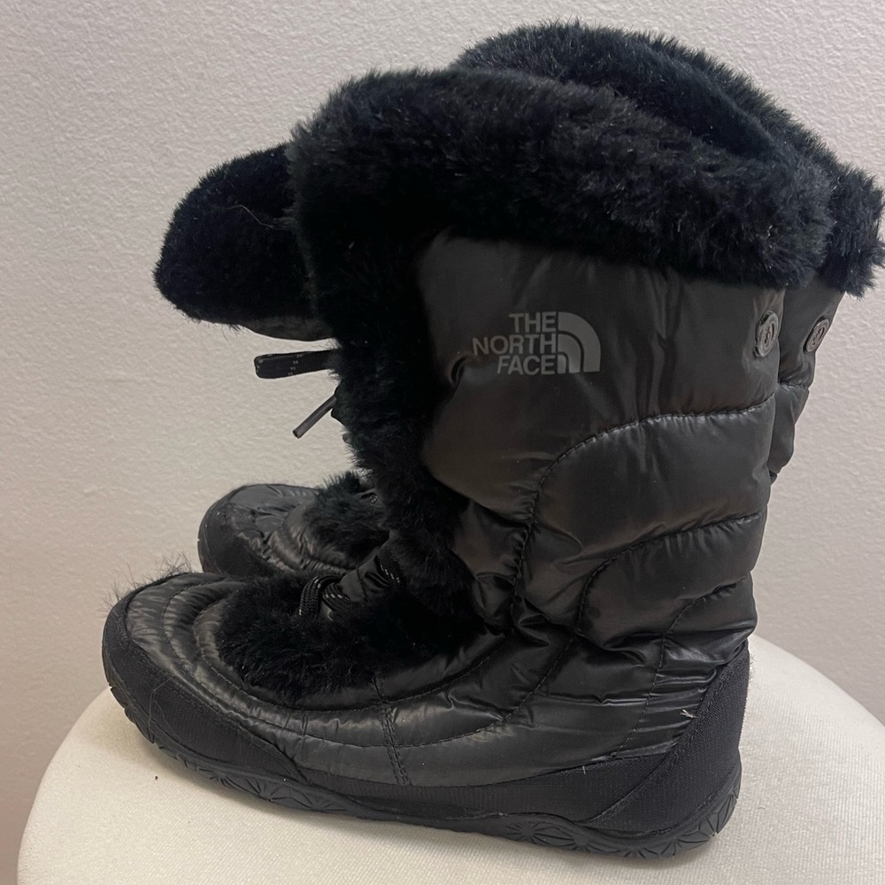 The North Face Nuptse Alphy Fur IV Boots Women’s Size 6 Black Snow Ice Traction